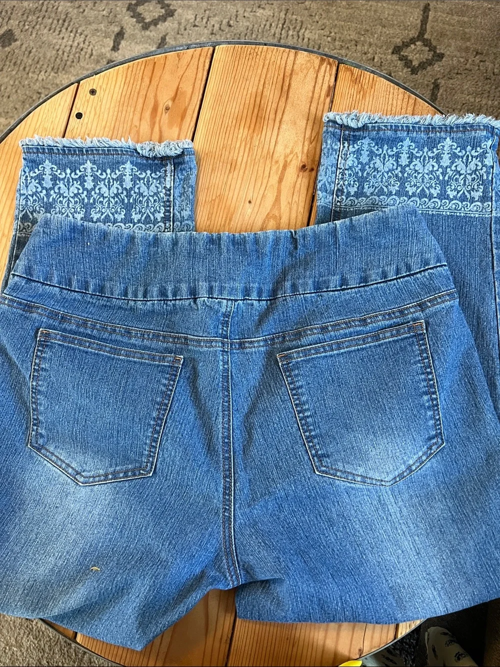 Women's Blue Ankle Jeans with Decorative Printed Hem
